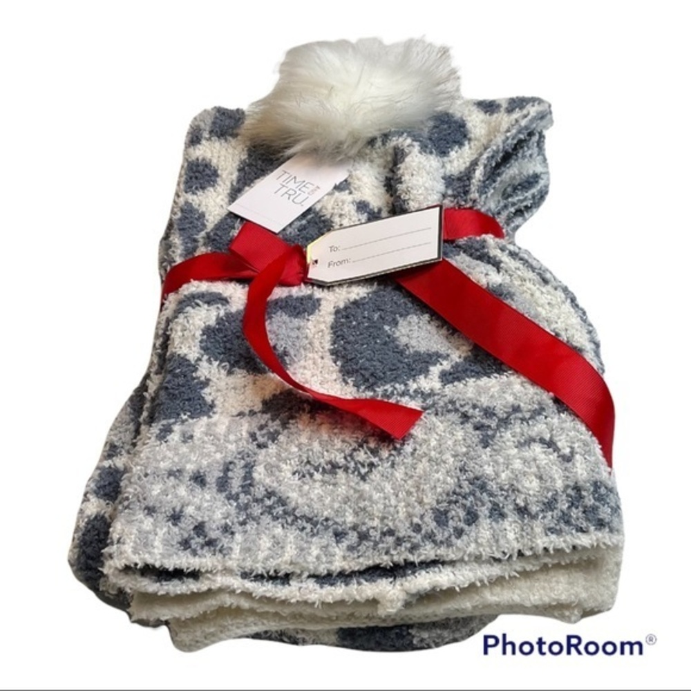 NWT Time And Tru Scarf & Hat